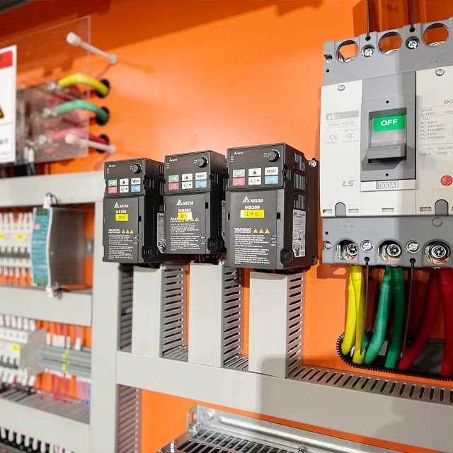 LTE115(Loomak Twin-Screw Extruder115)